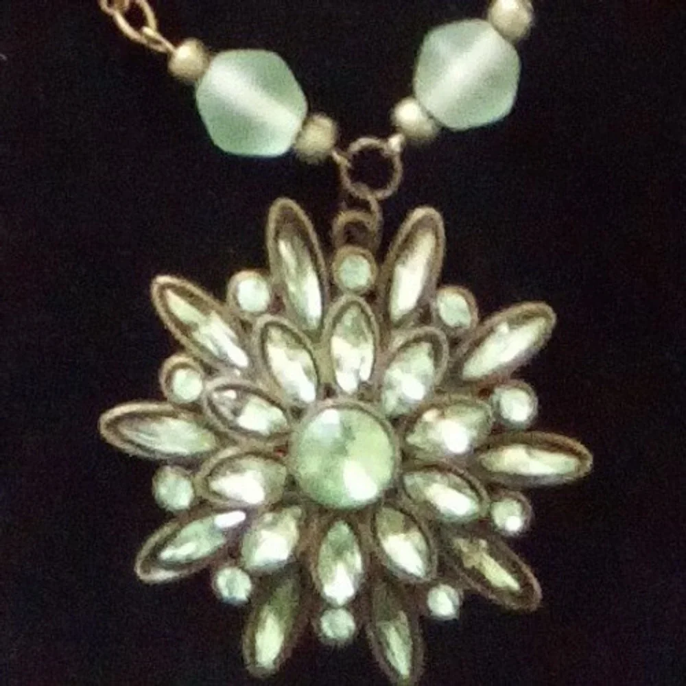 Vintage Style Green Starburst Pendant Beaded Necklace Antique Bronze Boho